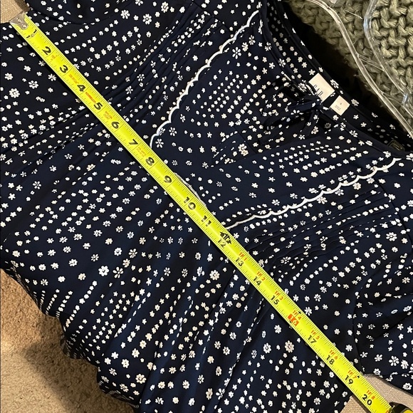 GAP Peasant Floral Pleated Pintuck Longsleeve Top Navy White Size S - Picture 10 of 11